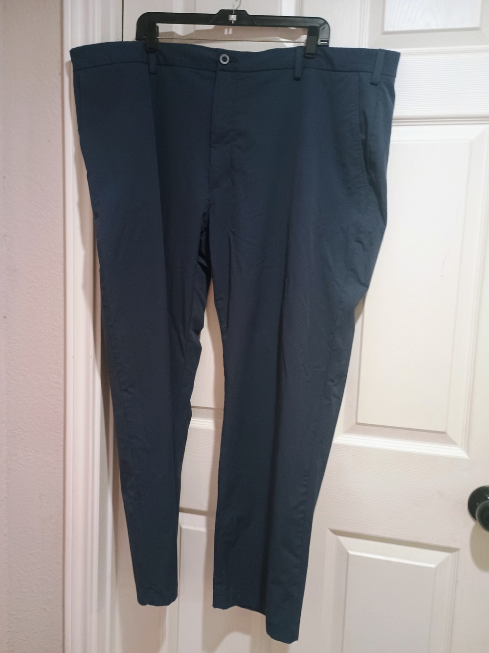 Vineyard Vines Men's Chinos in Navy and Khaki 2 Pair Stretchy Active Size 48x30 - Picture 6 of 9